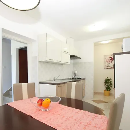Mit Privatpool Fuer 6 Personen Ca 85 Qm In Rabac, Istrien Bucht Von *