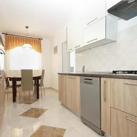 Holiday home Mit Privatpool Fuer 6 Personen Ca 85 Qm In Rabac, Istrien Bucht Von