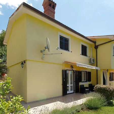 Mit Privatpool Fuer 6 Personen Ca 85 Qm In Rabac, Istrien Bucht Von * Rabac
