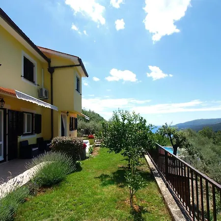 Mit Privatpool Fuer 6 Personen Ca 85 Qm In Rabac, Istrien Bucht Von *
